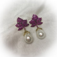 Load image into Gallery viewer, Maple Leaf Earrings