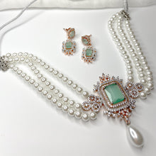 Load image into Gallery viewer, Tiffany