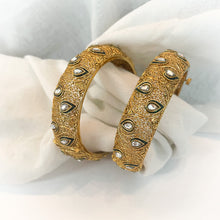 Load image into Gallery viewer, Kundan meena bangles
