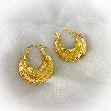 Load image into Gallery viewer, Rippled gold hoops
