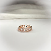 Load image into Gallery viewer, Silver link ring
