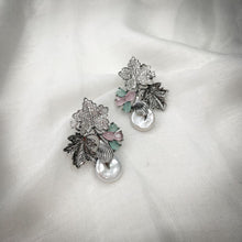 Load image into Gallery viewer, Silver foliage earrings
