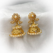 Load image into Gallery viewer, Flora
