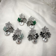 Load image into Gallery viewer, Silver foliage earrings
