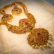 Load image into Gallery viewer, Scarlet Jarao Maala
