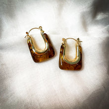 Load image into Gallery viewer, Square bucket hoops
