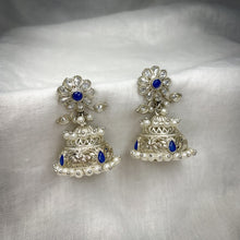 Load image into Gallery viewer, Flora
