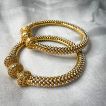 Load image into Gallery viewer, Alabaster
