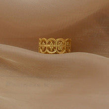 Load image into Gallery viewer, Crowned jewel
