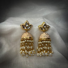 Load image into Gallery viewer, Sasha
