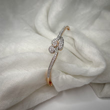 Load image into Gallery viewer, Twirl
