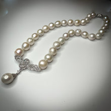 Load image into Gallery viewer, The Swan Lake necklace
