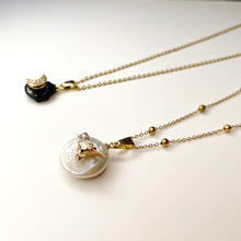 Load image into Gallery viewer, Pearl Figurine necklace
