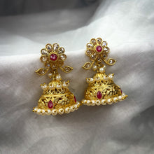 Load image into Gallery viewer, Flora
