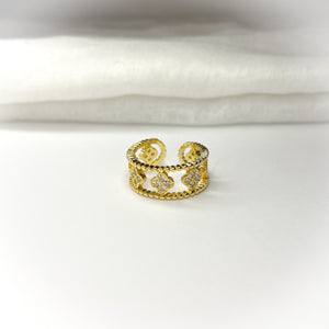Four leaf clover ring