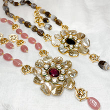 Load image into Gallery viewer, Mother of pearl maala
