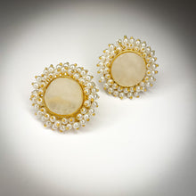 Load image into Gallery viewer, Druzy sunflower
