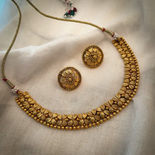 Load image into Gallery viewer, Tinsel
